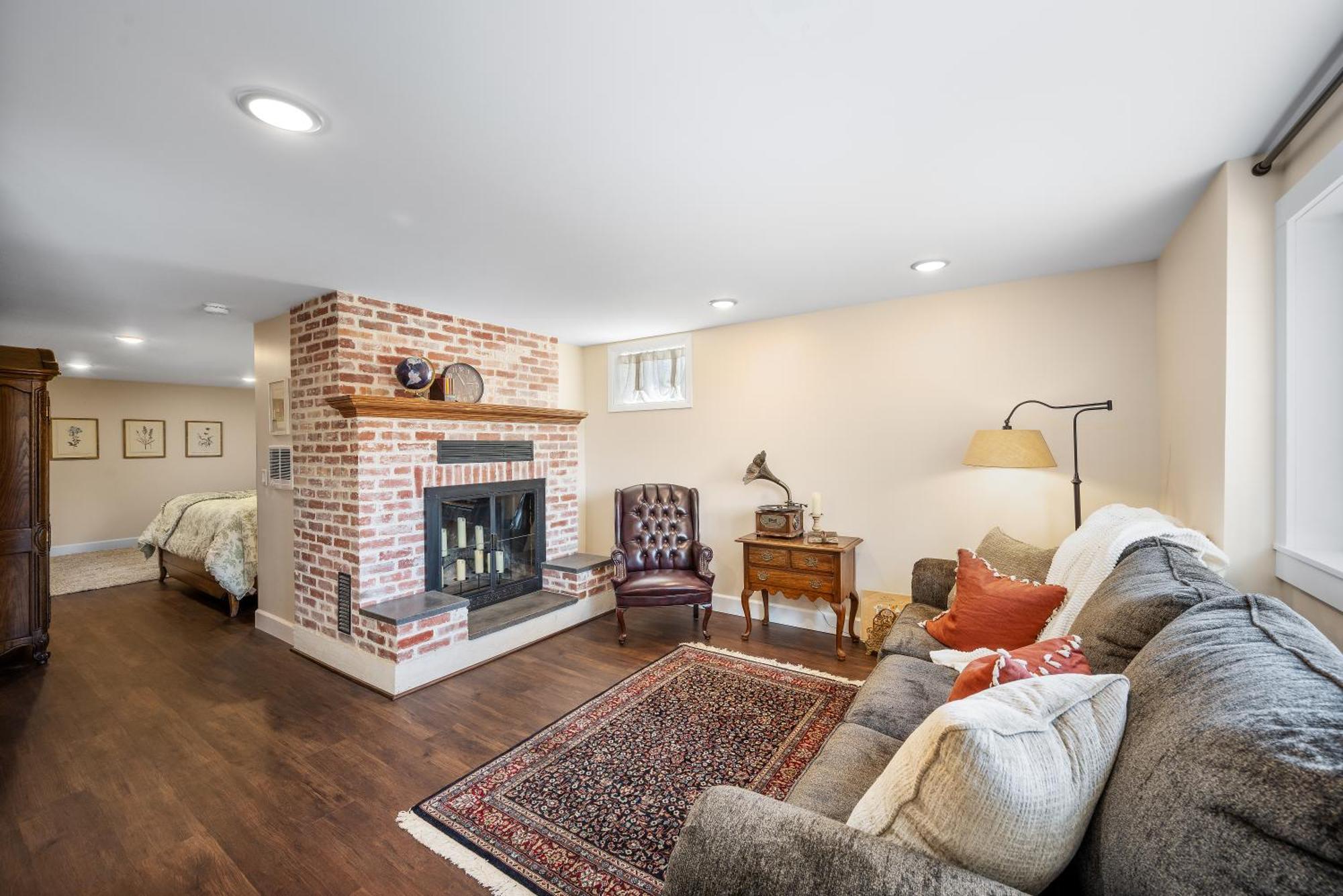 Country Cottage Basement Apartment Hayden Exterior photo